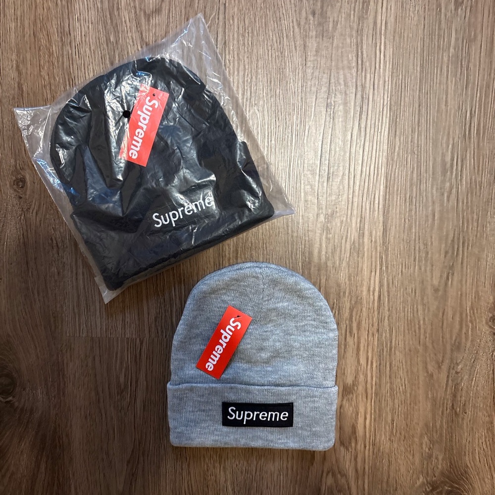 Supreme Black and Gray Beanie